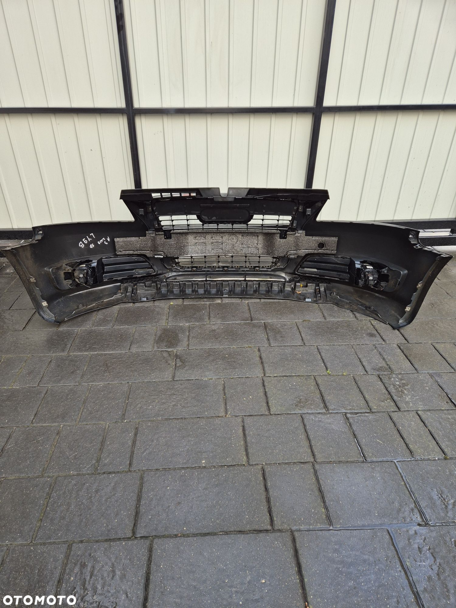 Zderzak przód przedni audi a3 8p II lift rok 09 kod lak LY9B - 6