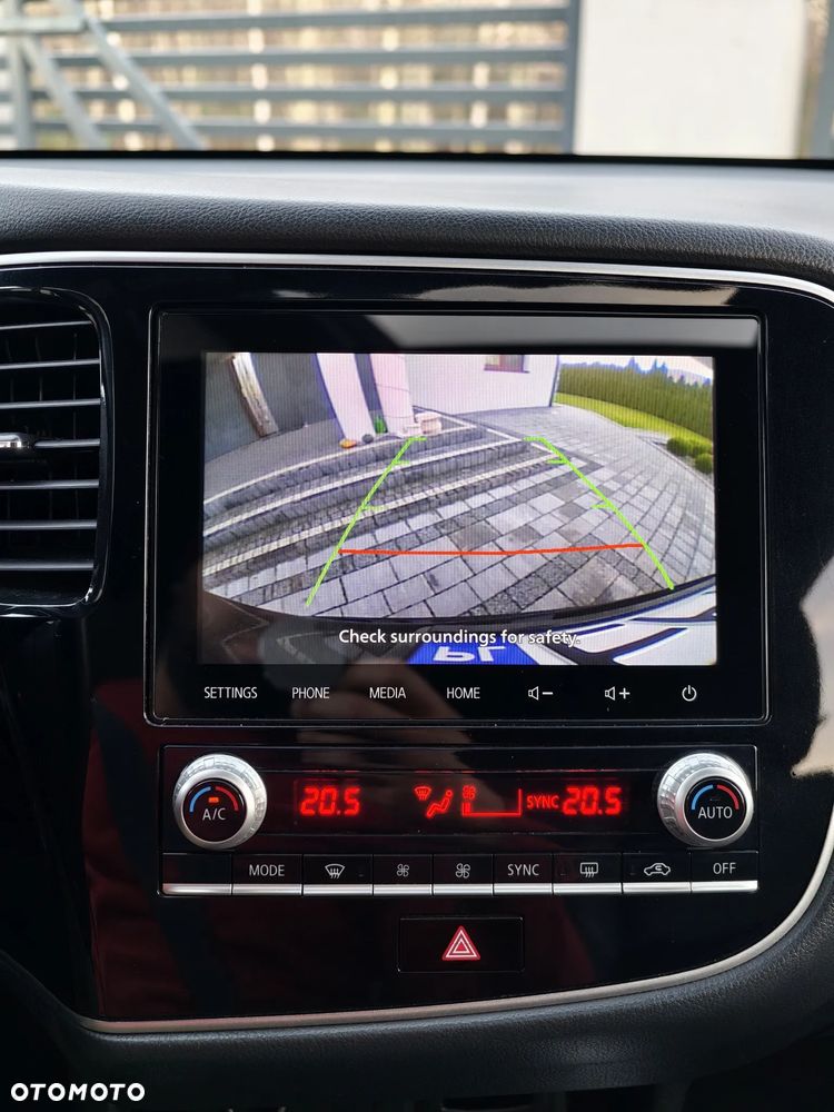 Mitsubishi Outlander 2.4 4WD CVT Intense - 19