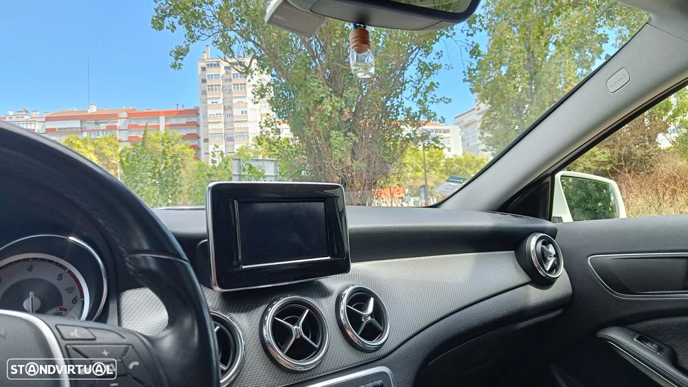 Mercedes-Benz GLA 200 (CDI) d Urban - 9