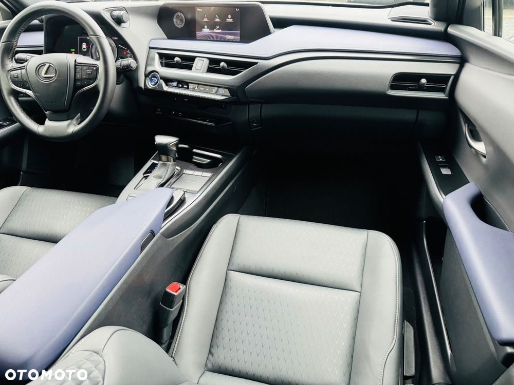 Lexus UX - 19