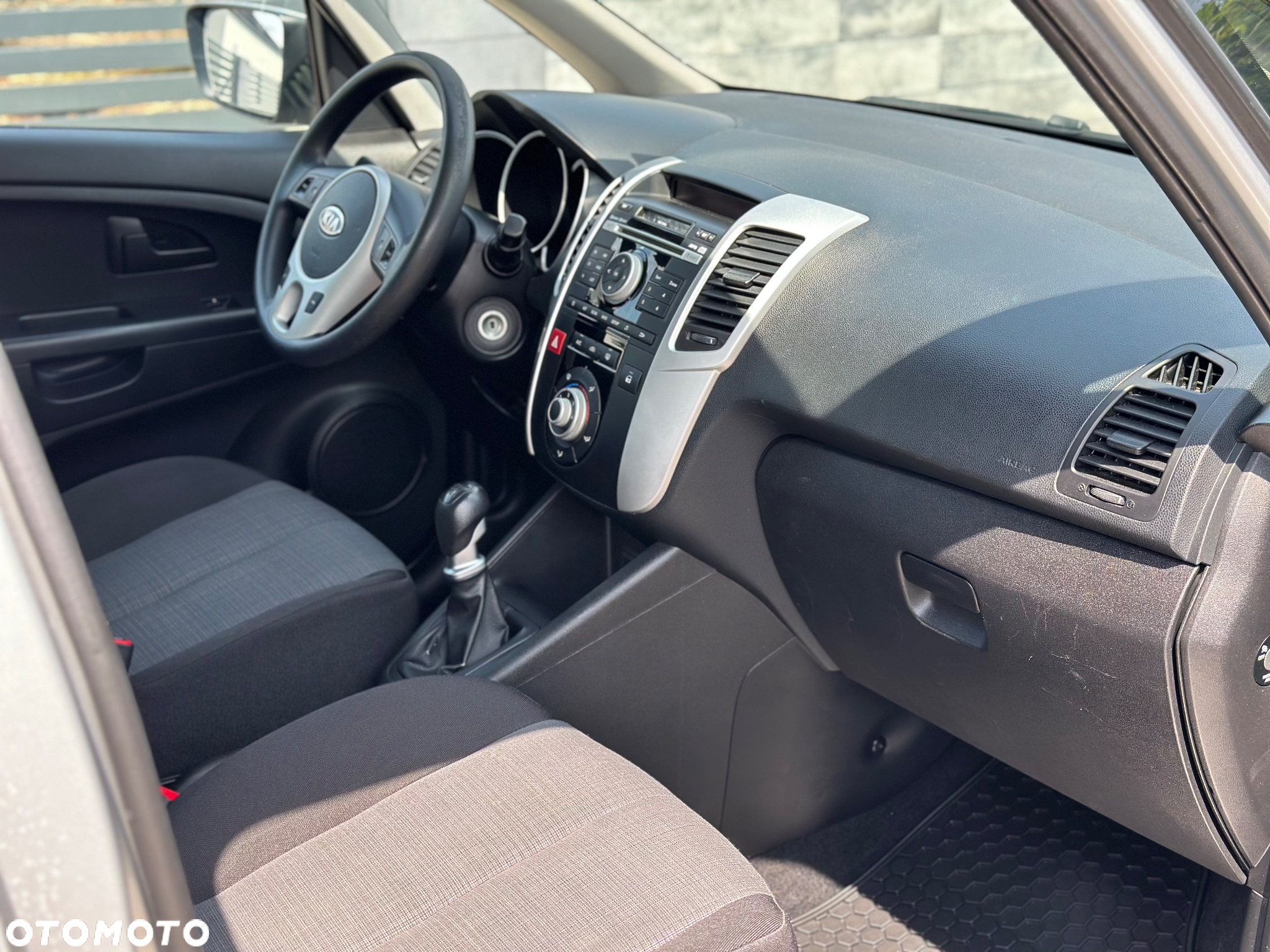 Kia Venga 1.6 CRDi 128 Vision - 26