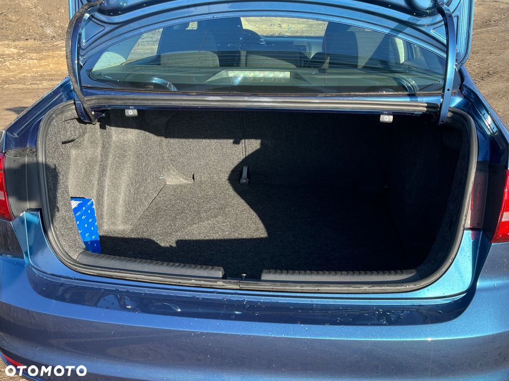 Volkswagen Jetta - 10