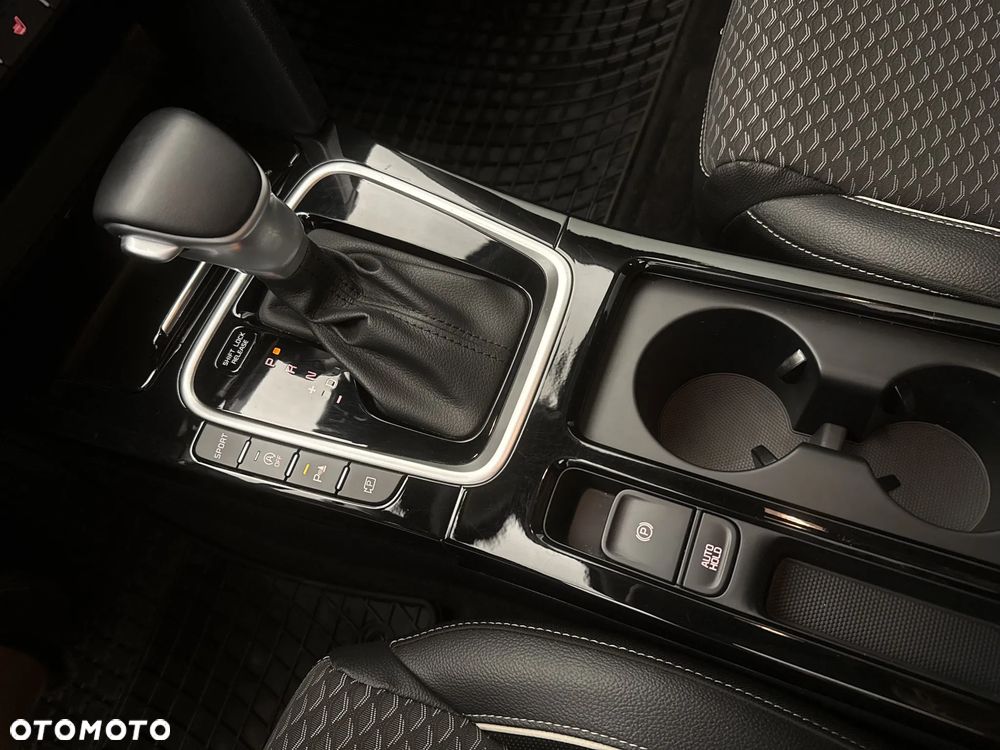 Kia Ceed 1.5 T-GDI Business Line DCT - 19