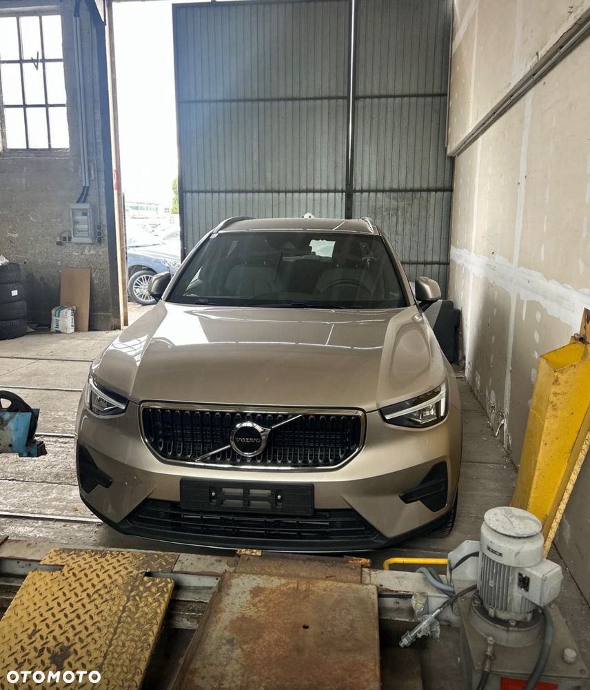 Volvo XC 40 T2 Plus Bright - 1