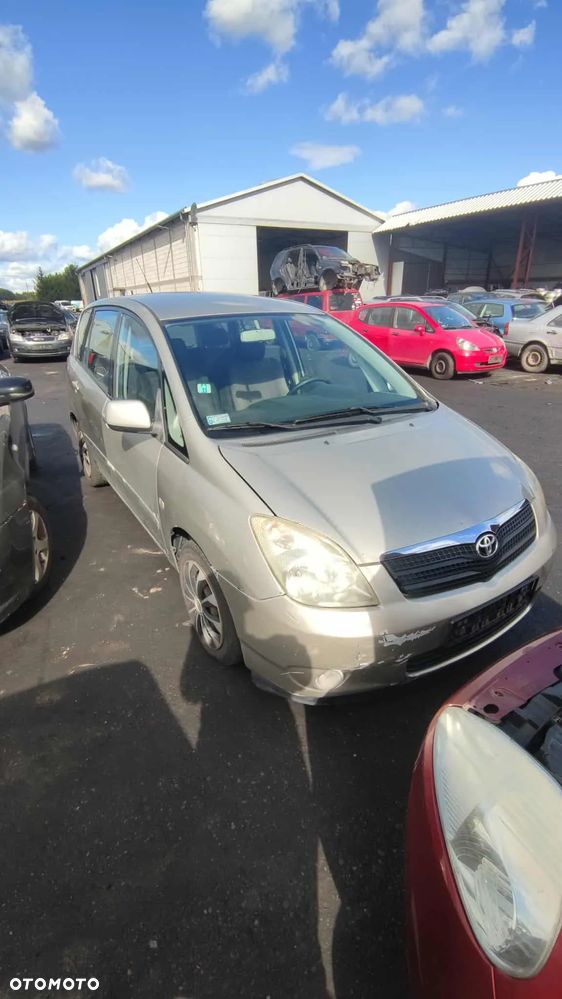 TOYOTA COROLLA Verso E12 2002 2.0 D-4D 90 KM 1CD-FTV - 2