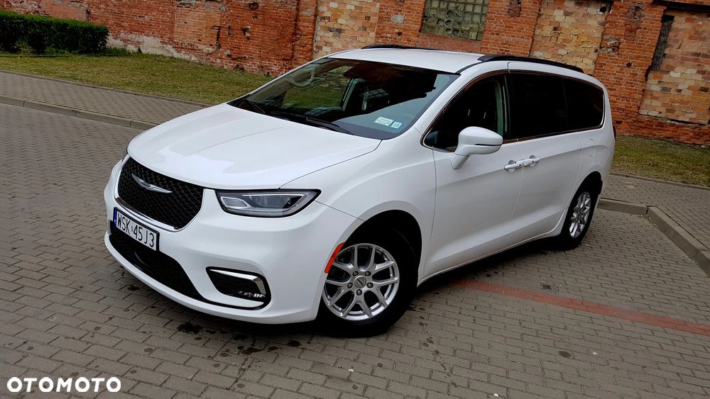 Chrysler Pacifica - 1
