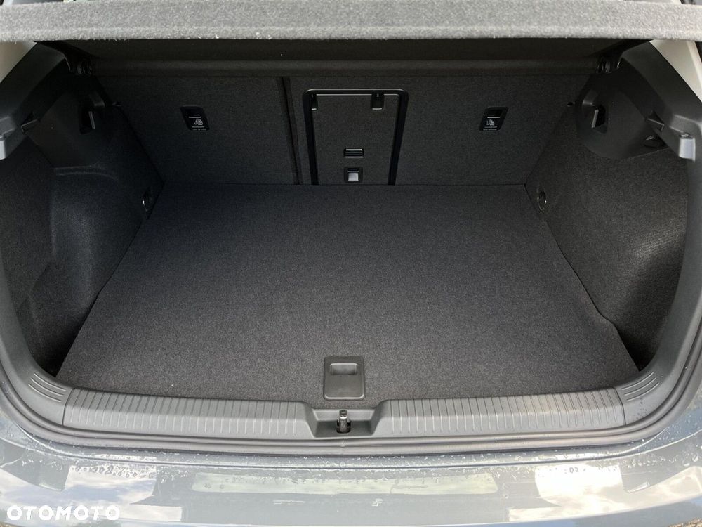 Volkswagen Golf - 17