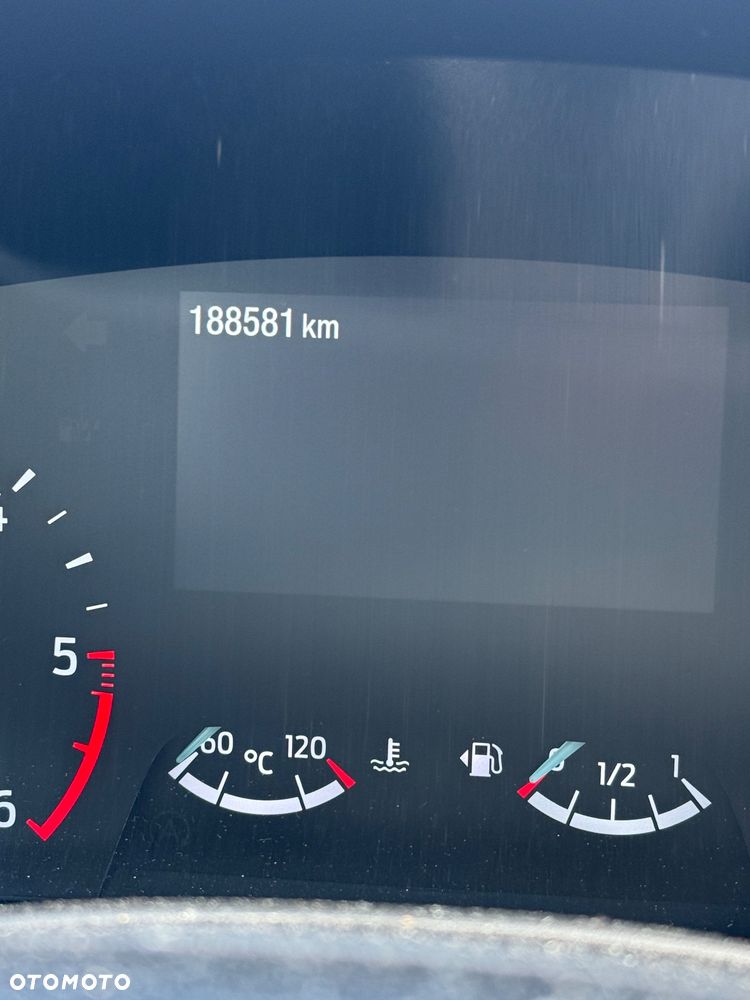 Ford Kuga - 11