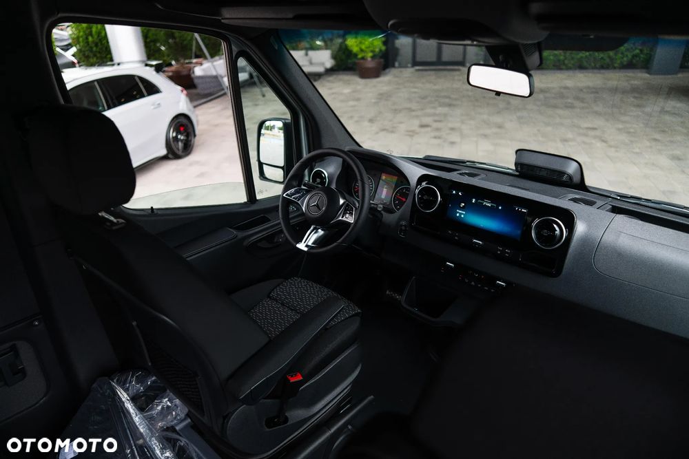 Mercedes-Benz Sprinter 9-osobowy - 27