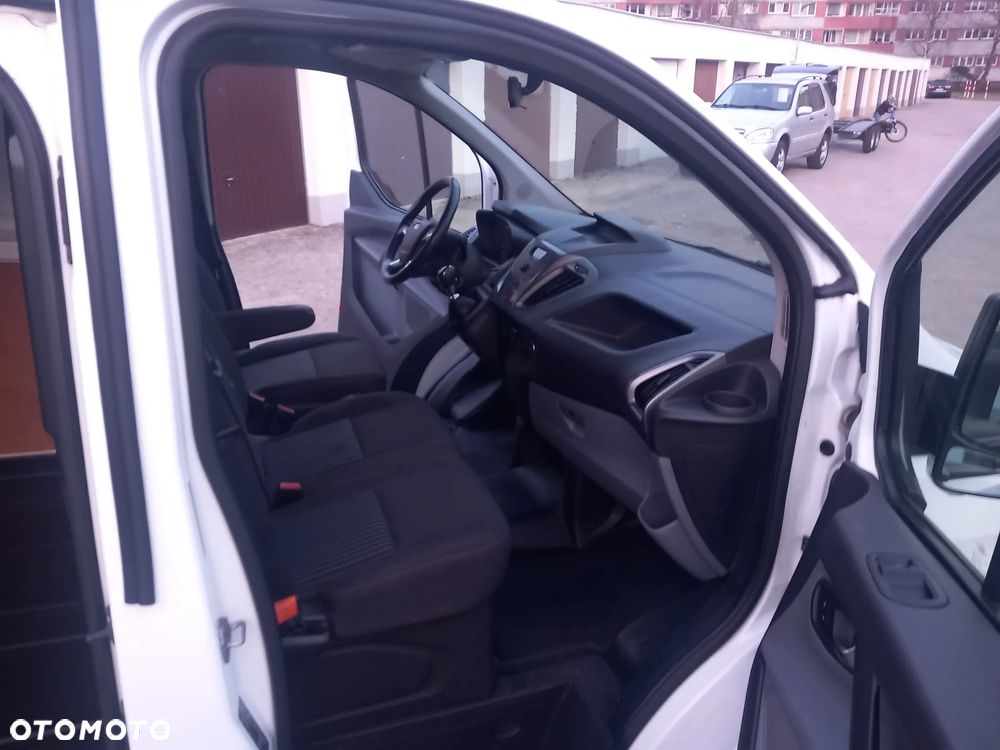 Ford TRANSIT CUSTOM - 28