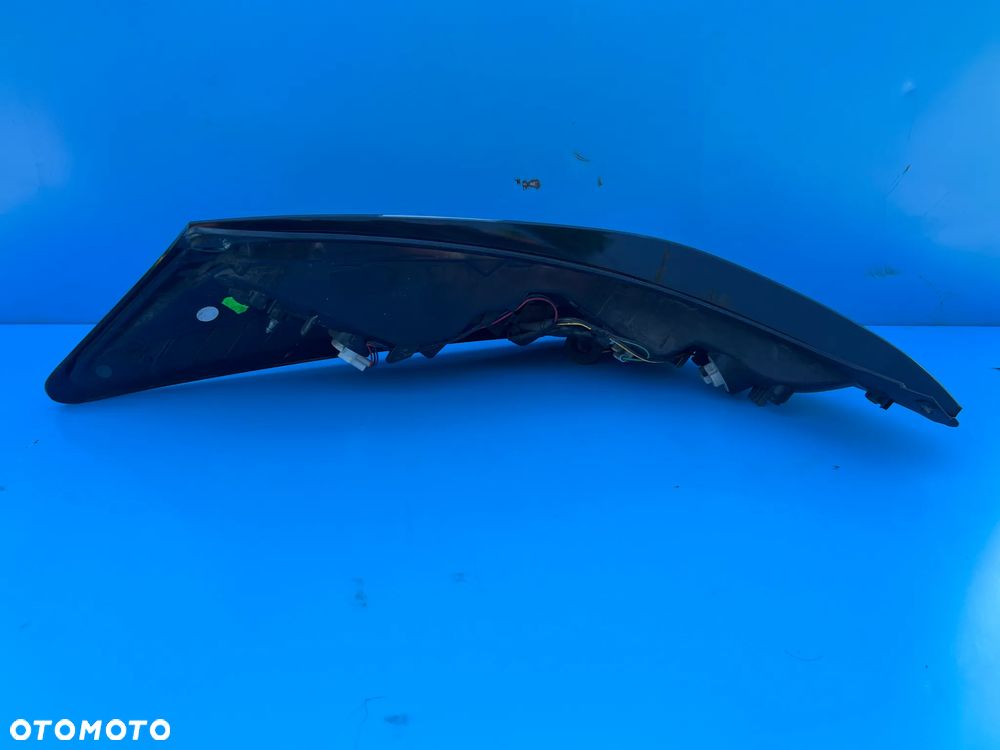 LAMPA TYLNA PRAWA TOYOTA AYGO II 14- - 6