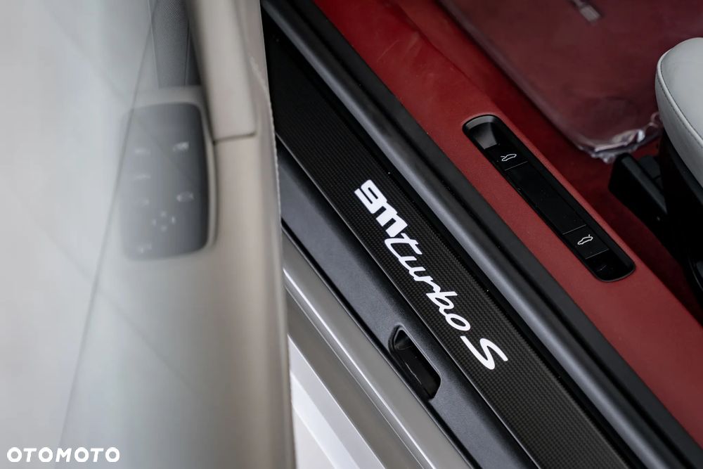 Porsche 911 Turbo S - 31