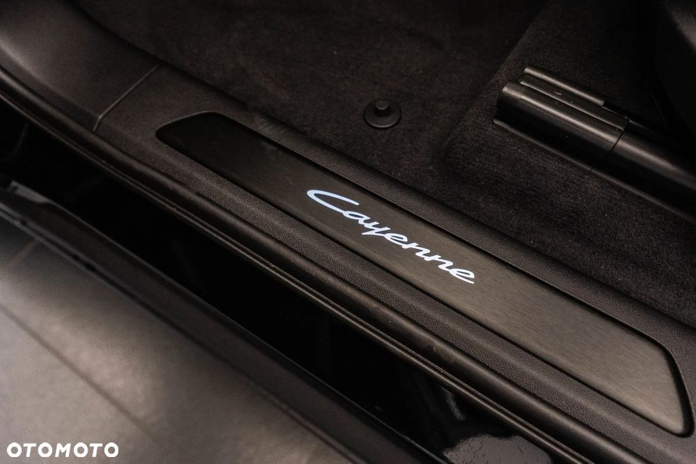 Porsche Cayenne Black Edition - 31