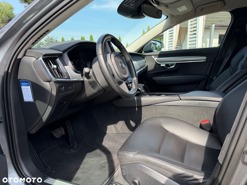 Volvo V90 D4 Momentum - 18