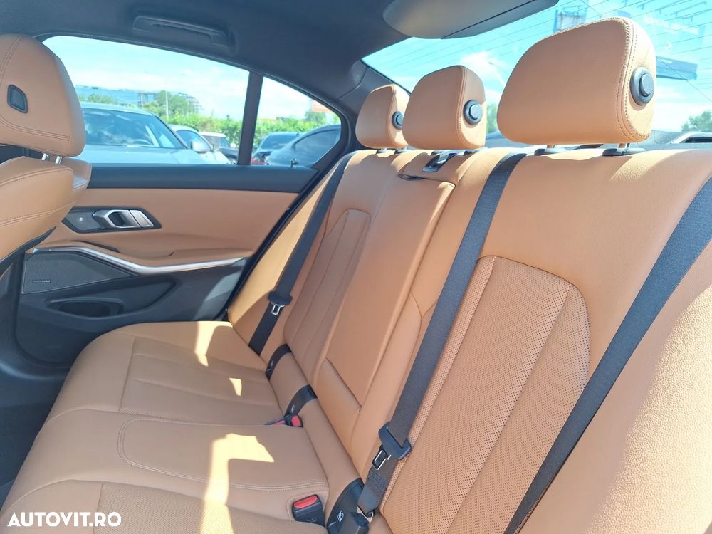 BMW Seria 3 318d Aut. M Sport - 12