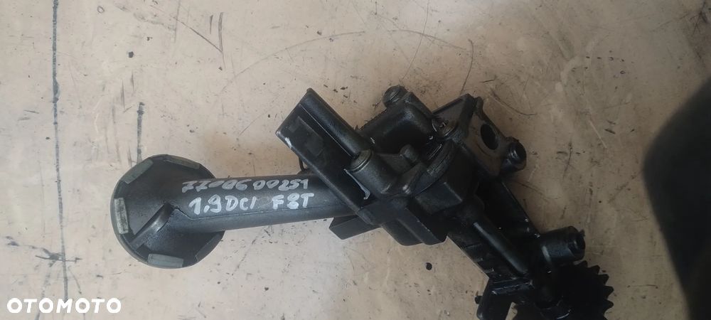 Renault megane scenic I 1,9dci pompa oleju 7700600252  trafi vivaro 7700600251 - 4