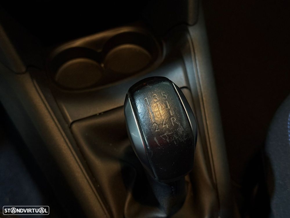 Peugeot 208 1.5 BlueHDi Signature - 11