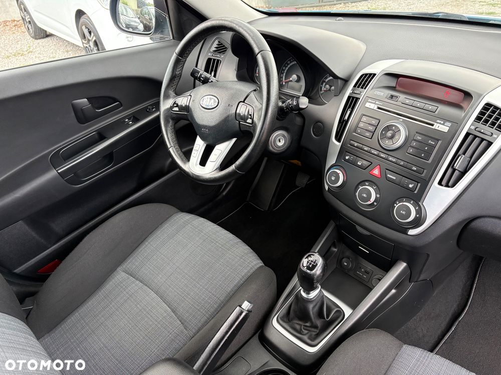 Kia Ceed - 26