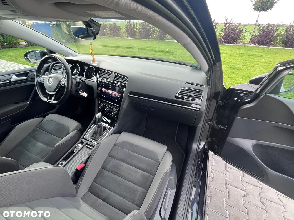 Volkswagen Golf - 16
