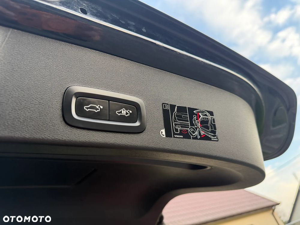 Volvo XC 40 D3 AWD Momentum Pro - 31