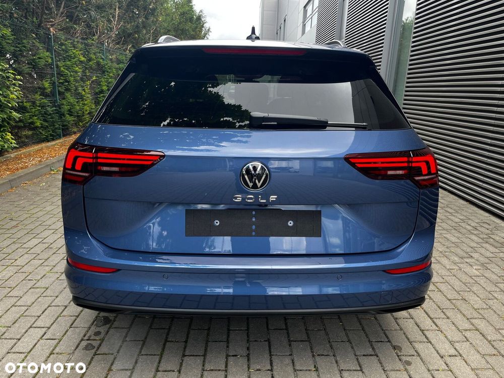 Volkswagen Golf - 8