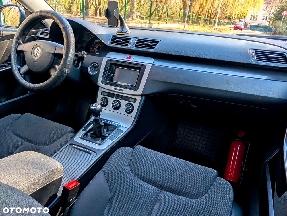 Volkswagen Passat 1.9 TDI Comfortline - 14