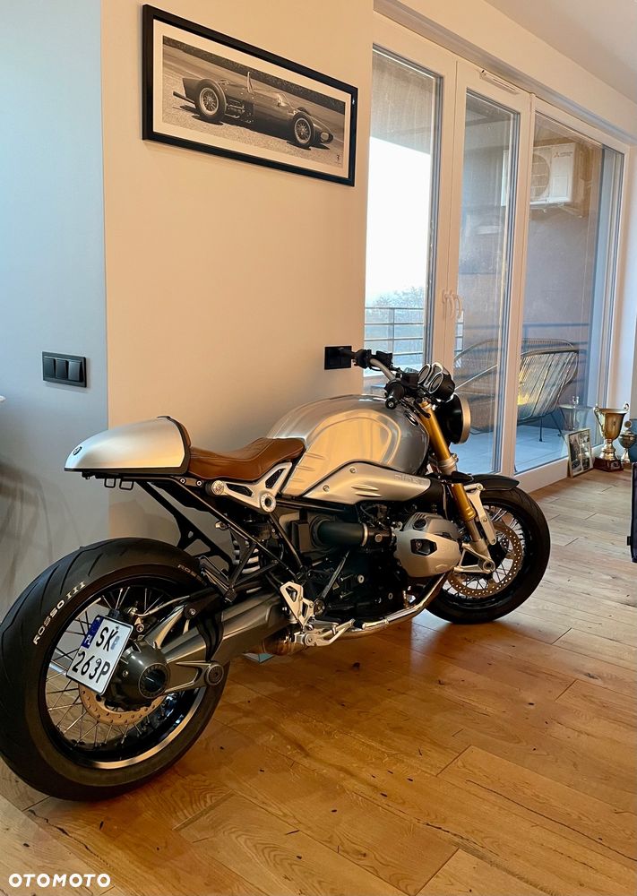 BMW R - 1