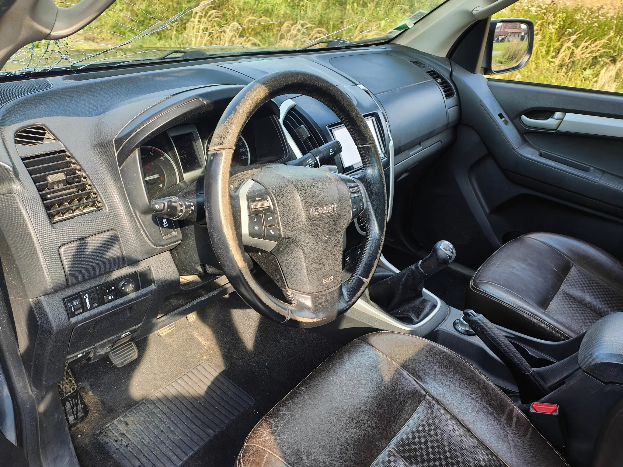 Isuzu D-Max 2.5 DC LS - 8