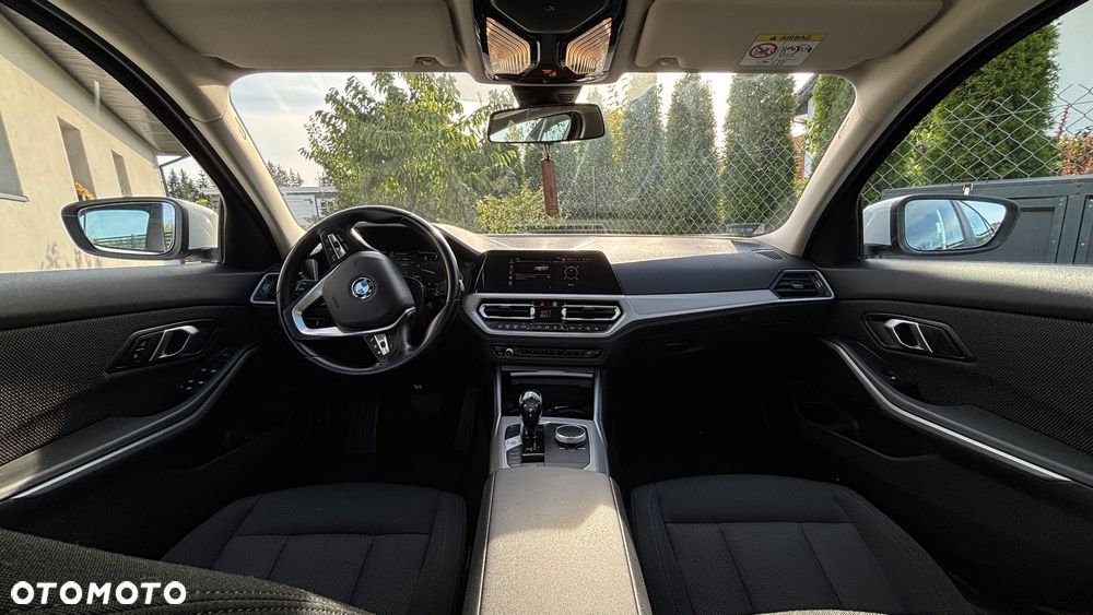 BMW Seria 3 318d - 9