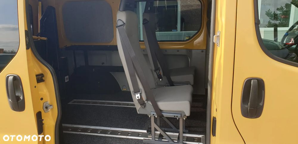 Renault Trafic - 12