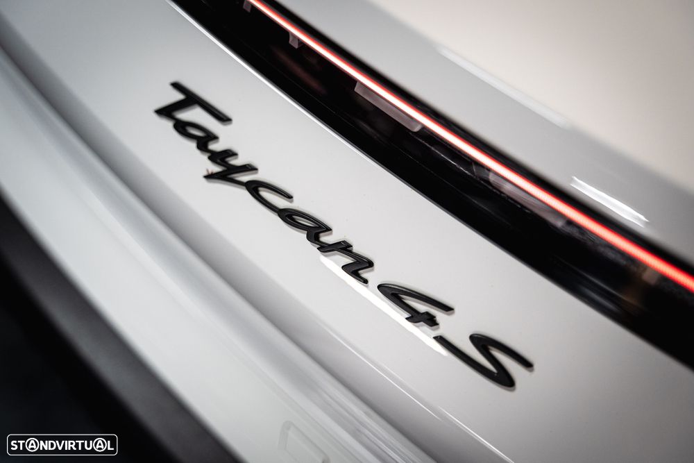 Porsche Taycan Cross Turismo 4S Sport bateria Performance Plus - 29