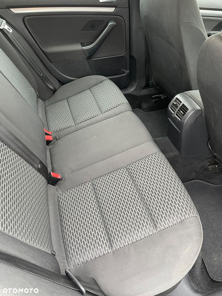 Volkswagen Golf VI 1.6 TDI Trendline DSG - 16
