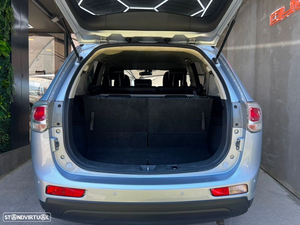Mitsubishi Outlander 2.2 DI-D Intense+ - 36