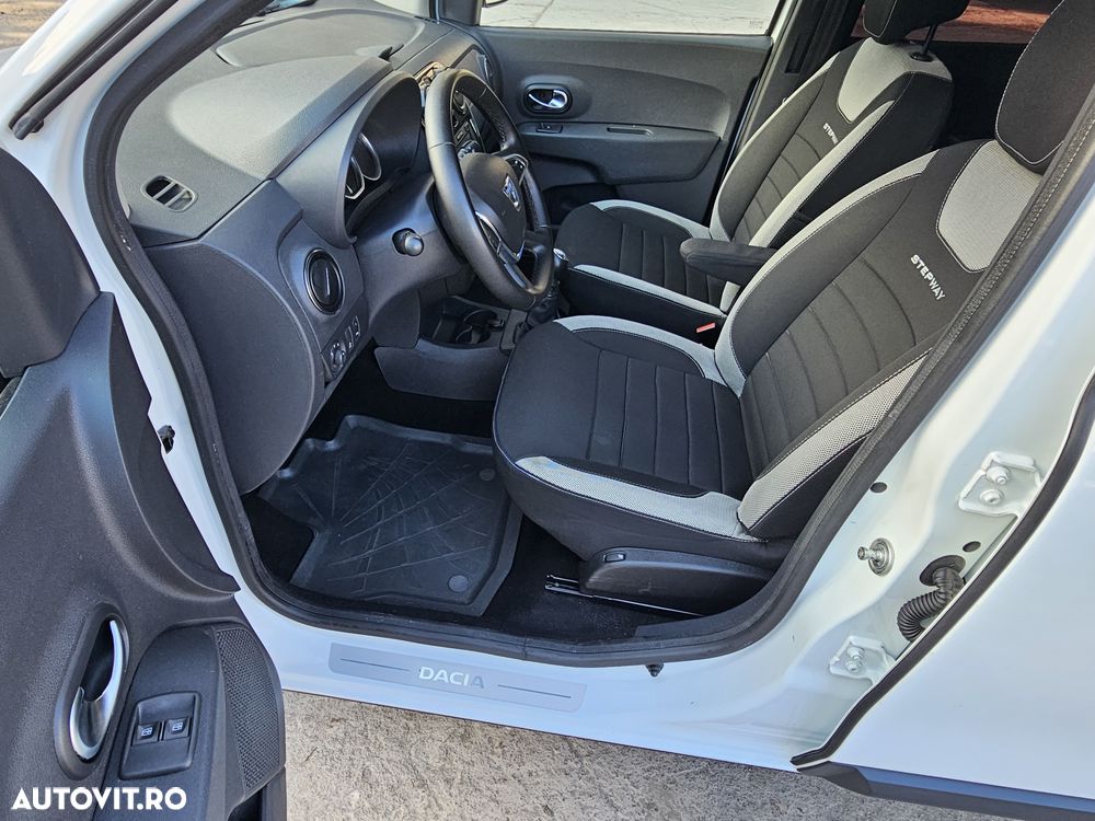 Dacia Lodgy TCe 130 GPF Stepway Plus - 11