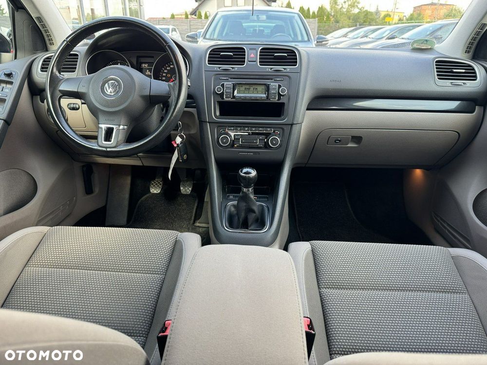 Volkswagen Golf 1.6 Comfortline - 12
