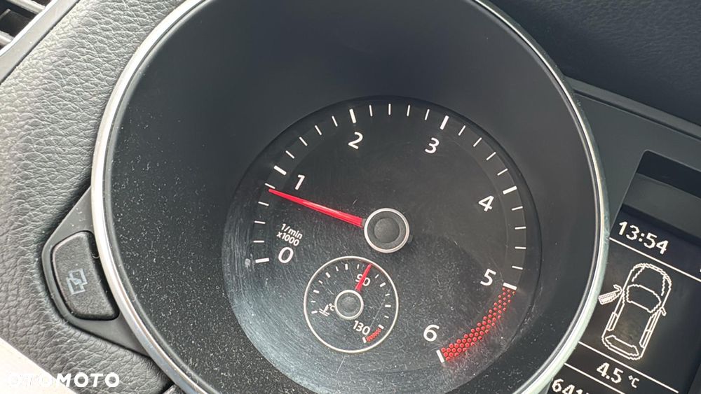 Volkswagen Golf 1.6 TDI BlueMot Trendline DSG - 27