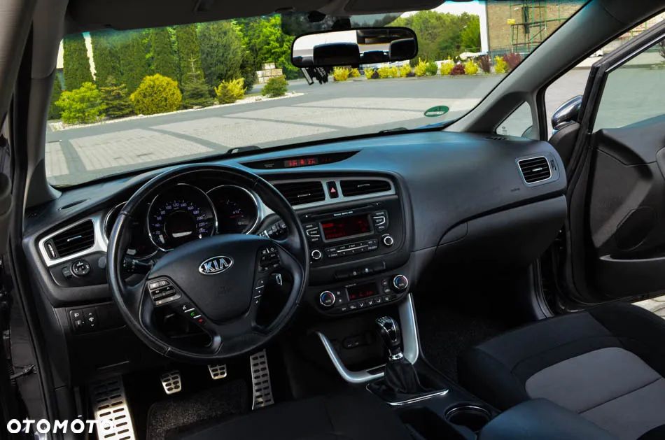 Kia Ceed 1.6 GDI SW Vision - 27