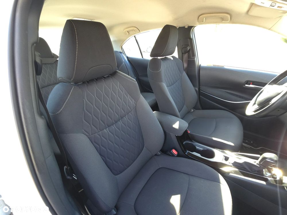 Toyota Corolla 1.8 Hybrid Comfort - 17