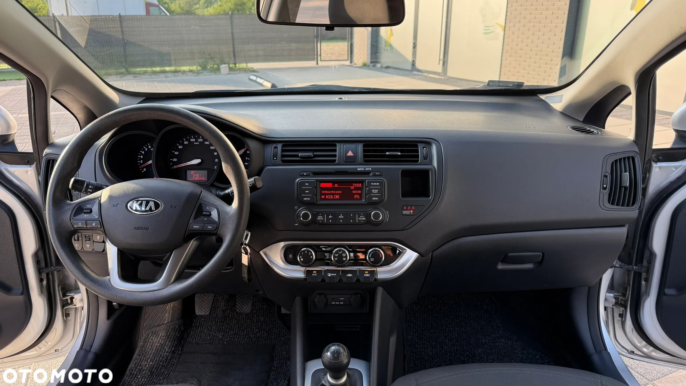 Kia Rio - 11