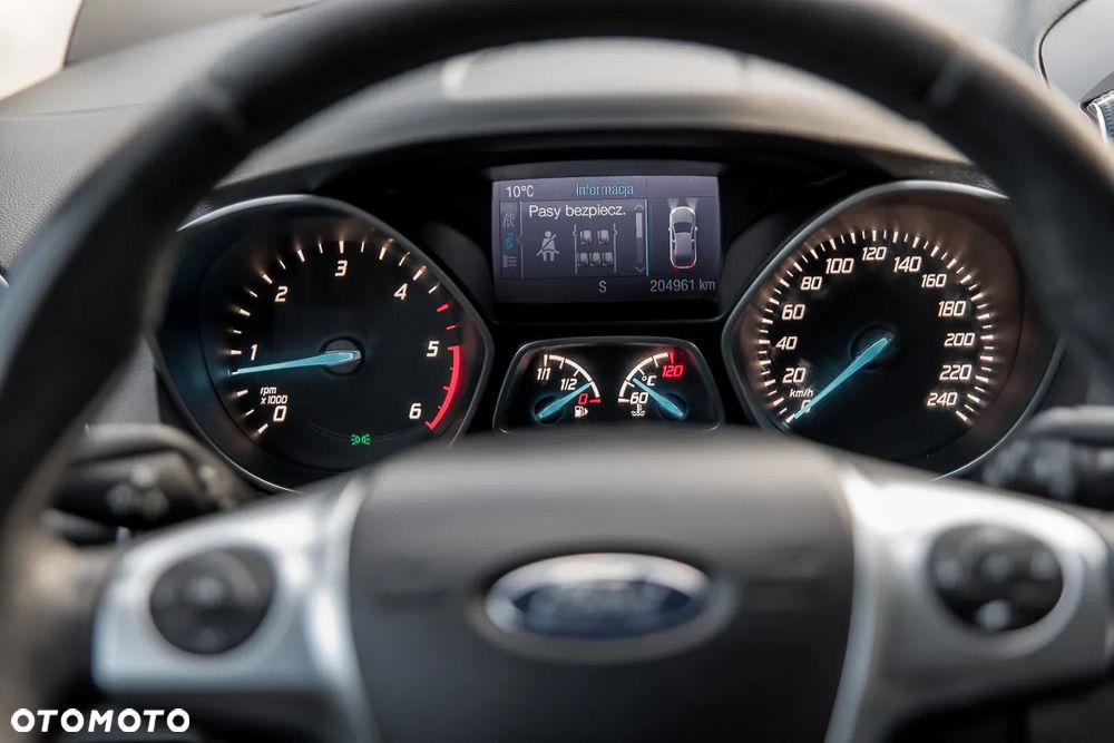Ford Kuga 2.0 TDCi 2x4 Titanium - 12