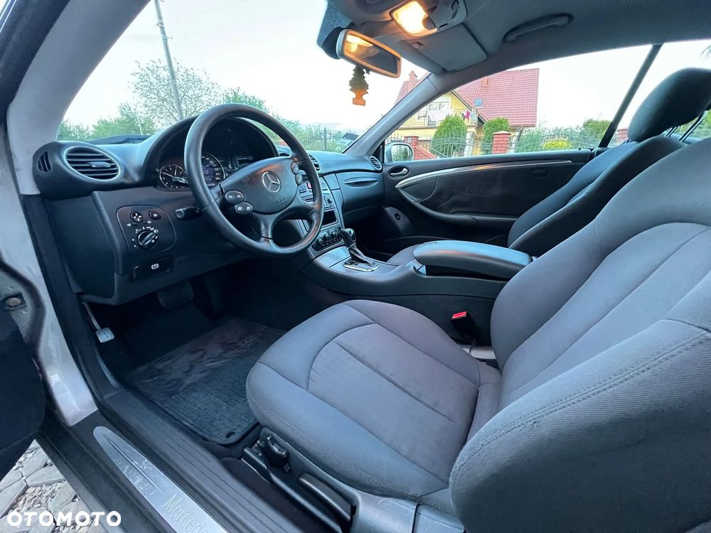 Mercedes-Benz CLK - 12