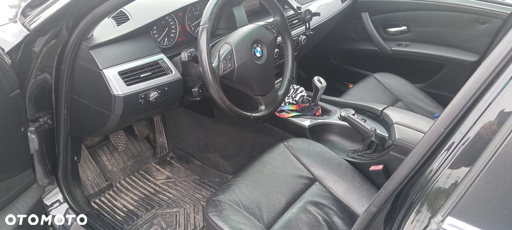 BMW Seria 5 523i - 6