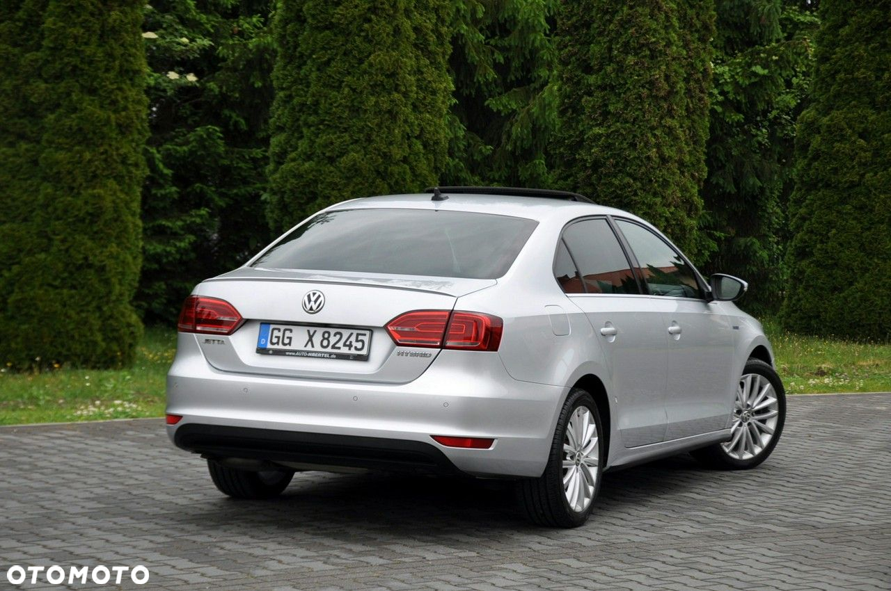 Volkswagen Jetta 1.4 Hybrid DSG Highline - 6