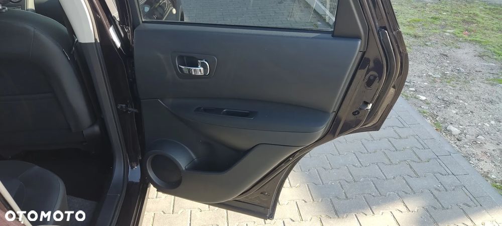 Nissan Qashqai - 25