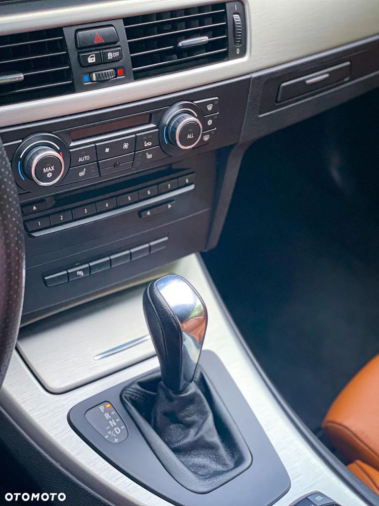 BMW Seria 3 325i M Sport Edition - 30