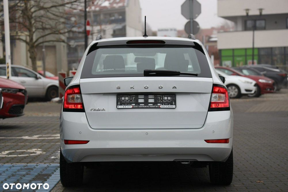 Skoda Fabia - 8