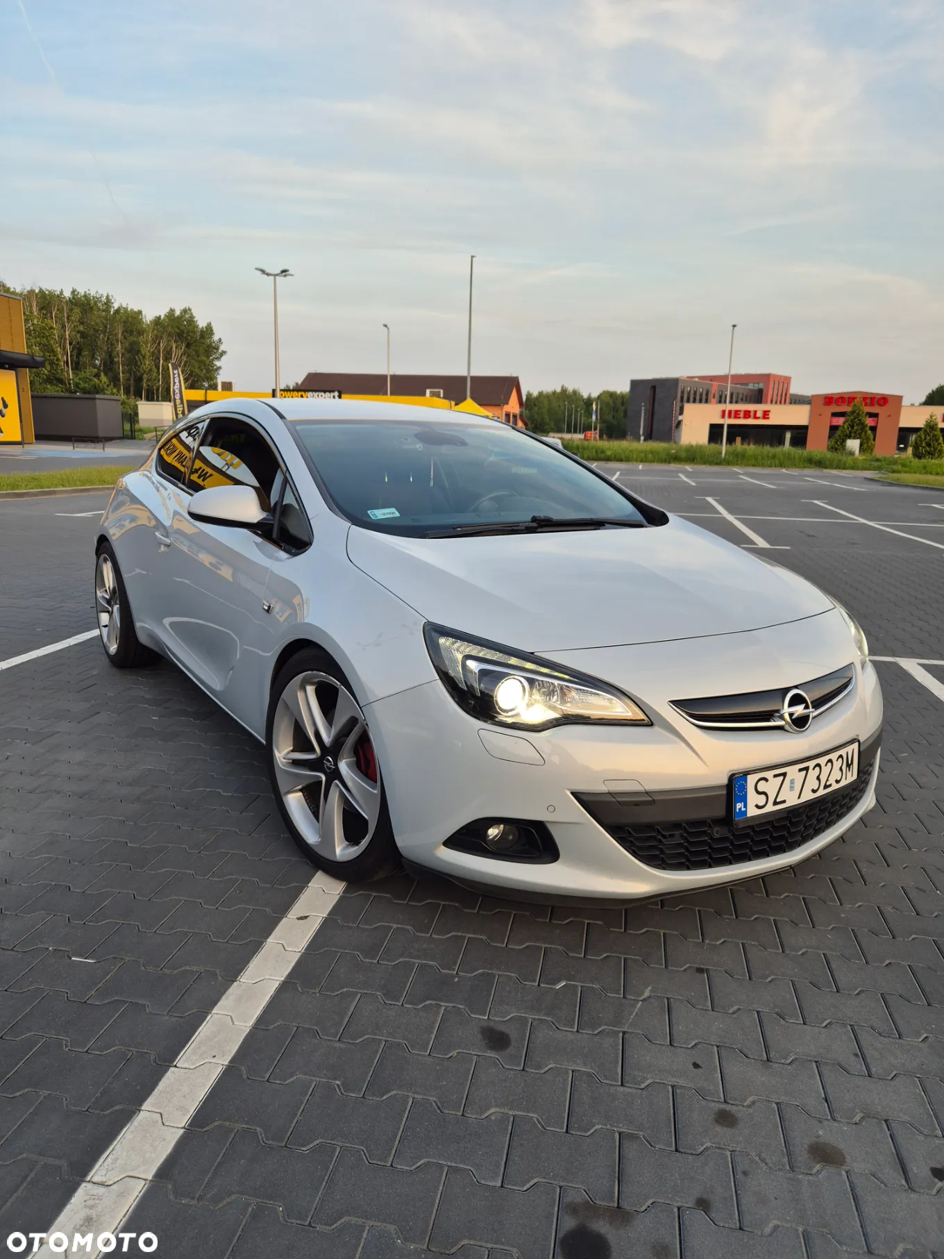 Opel Astra IV GTC 2.0 CDTI Sport S&S - 23