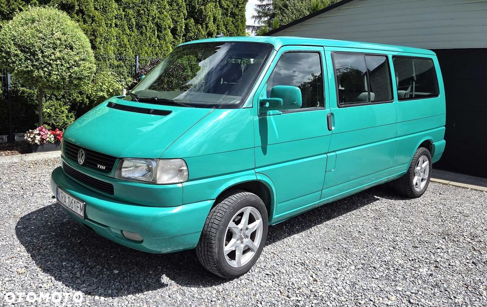 Volkswagen Caravelle - 1