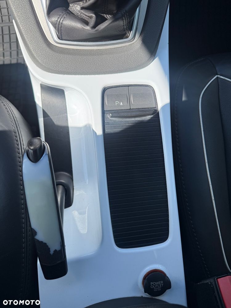 Ford Kuga 2.0 TDCi 4x4 Titanium - 14