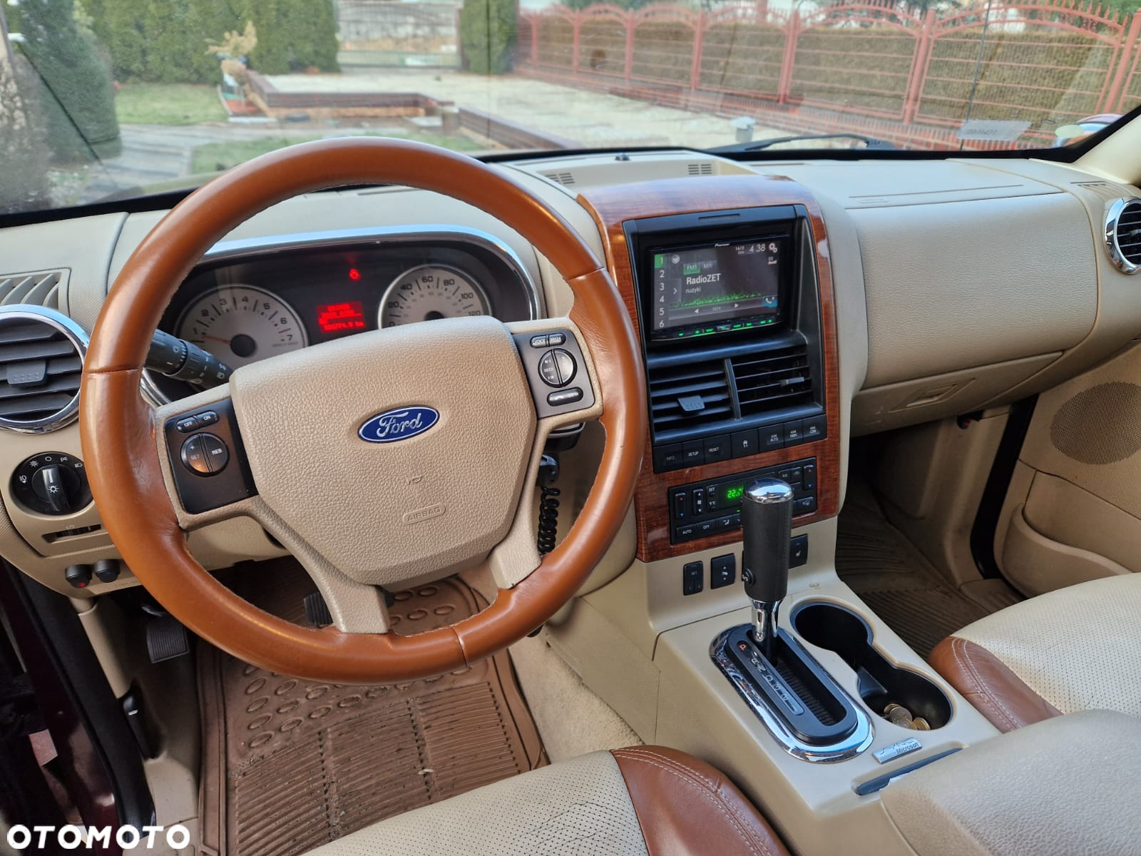 Ford Explorer 4.6 4WD - 5